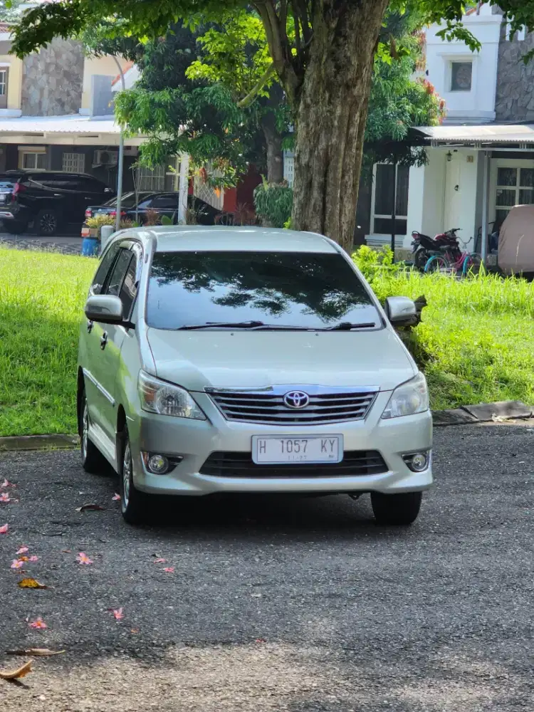 Innova G bensin / Captain seat / AT