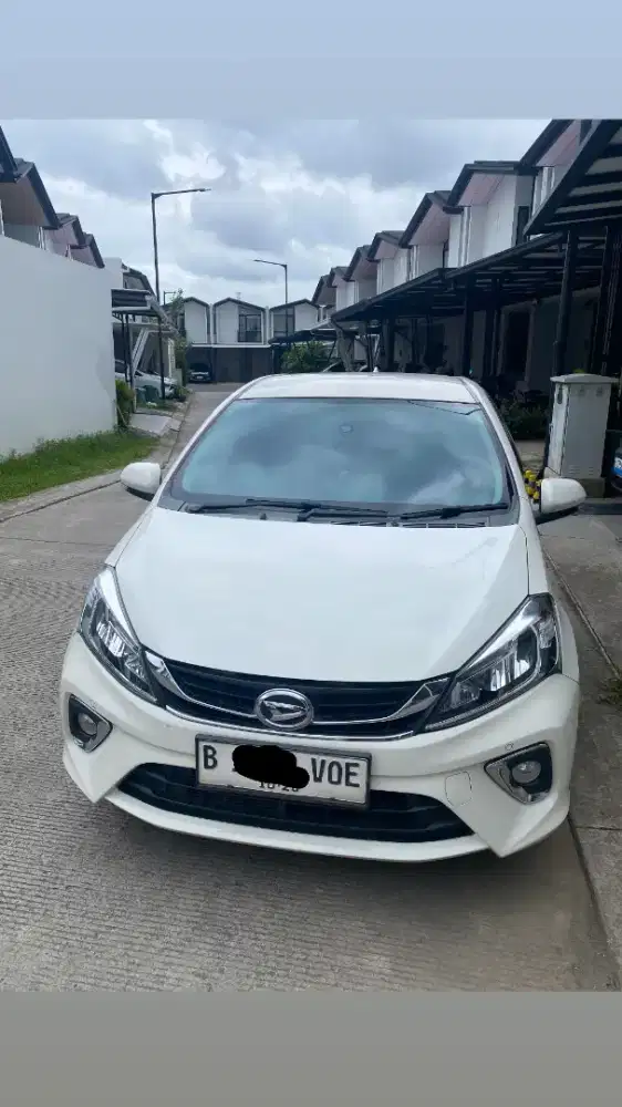 JUAL DAIHATSU SIRION 2018 AT WHITE, 135jt Negooooo