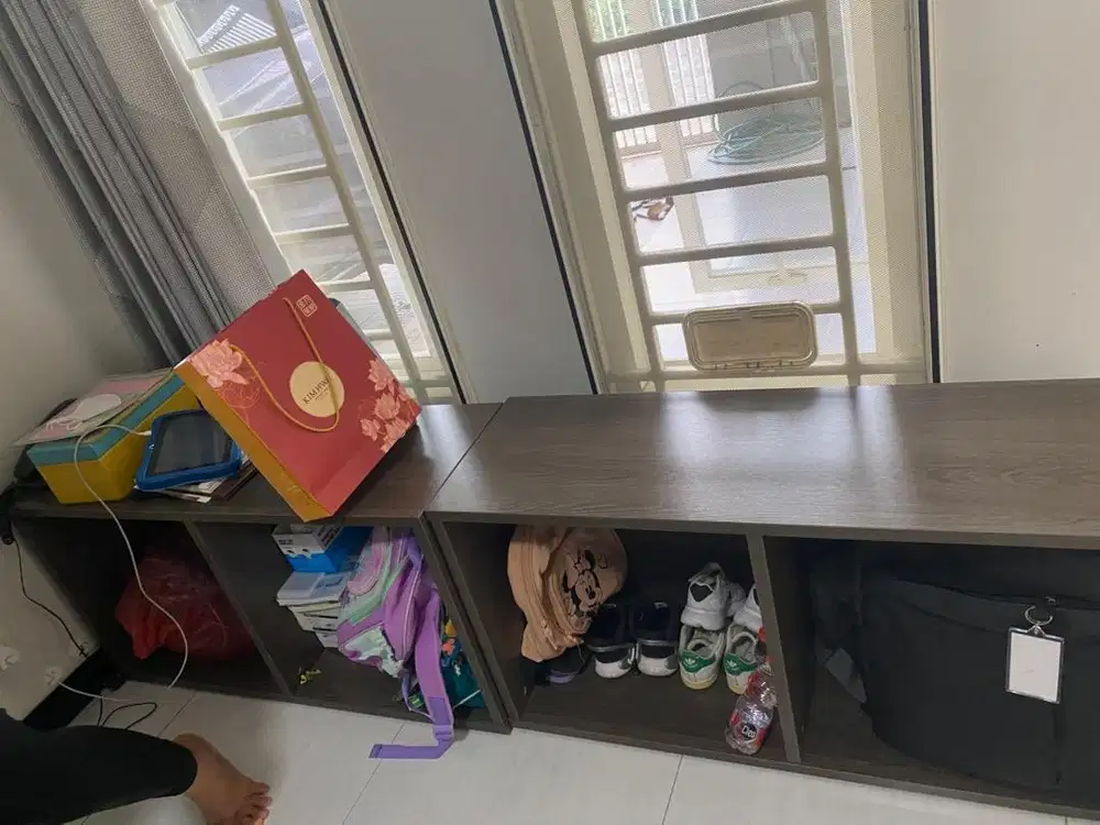 Meja ruang keluarga multifungsi