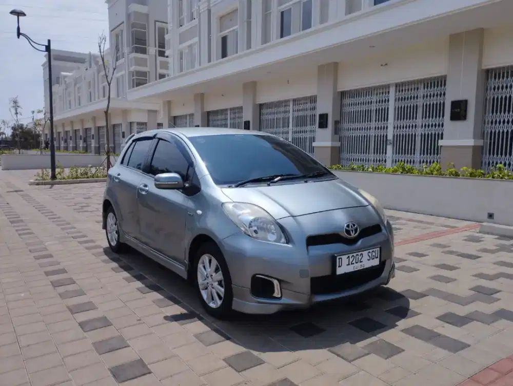 UNIT : Toyota Yaris e mmc manual 2013