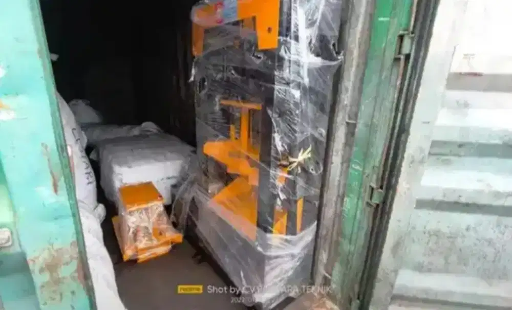 Mesin Produksi Paving dan Batako komplit