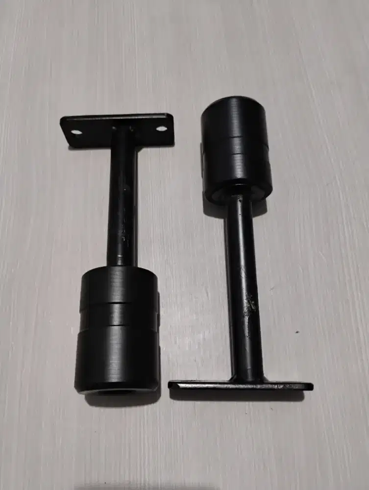 Engine guard/Frame slider Suzuki Thunder 125 bekas kondisi bagus.