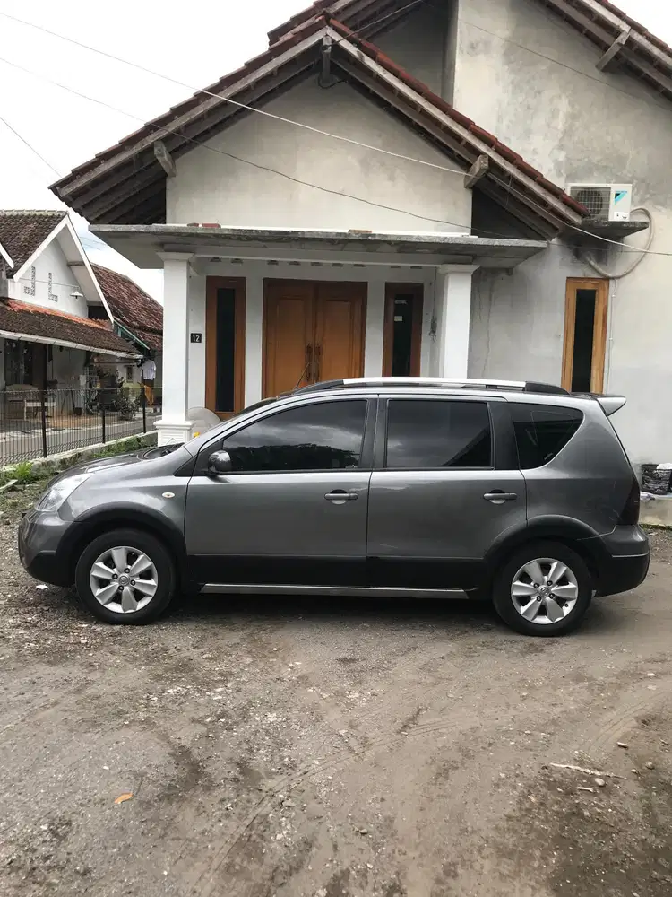 Nissan Livina 2012 Bensin