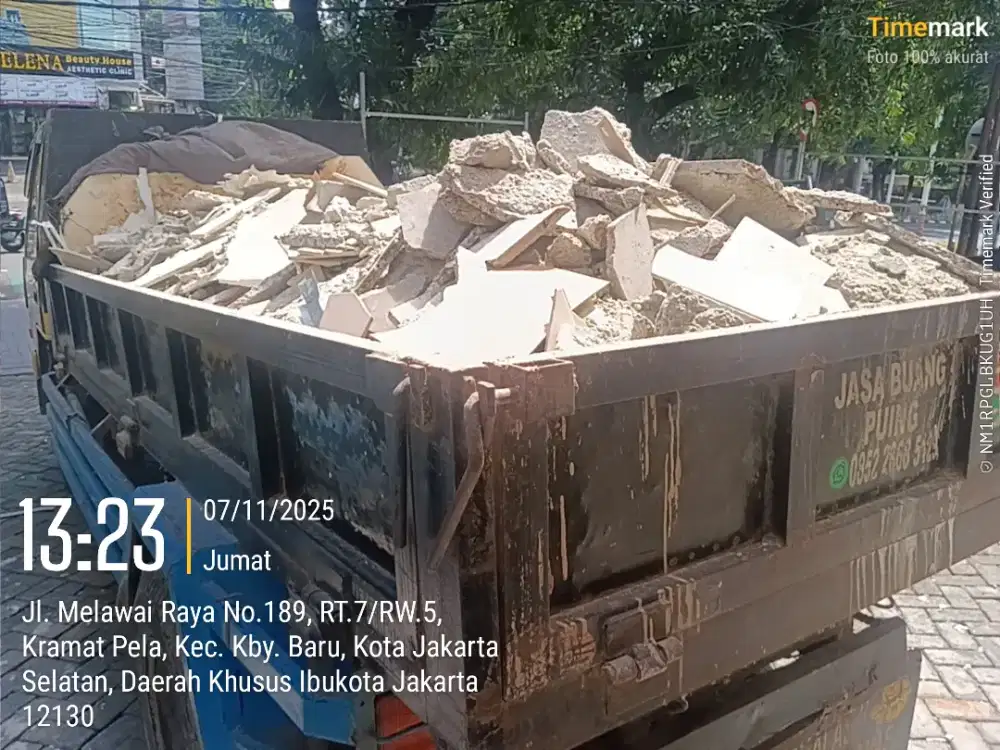 Jasa buang puing dan tanah