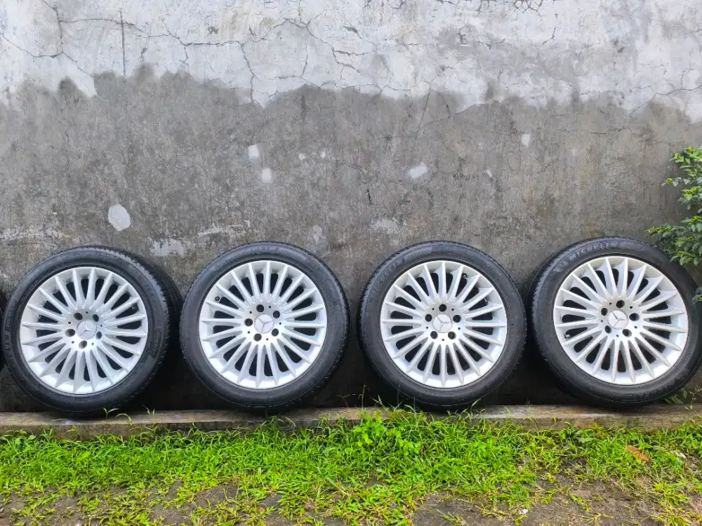 Velg OEM Mercedes Benz W212 R17 + Michelin Primacy 4 245/45/17