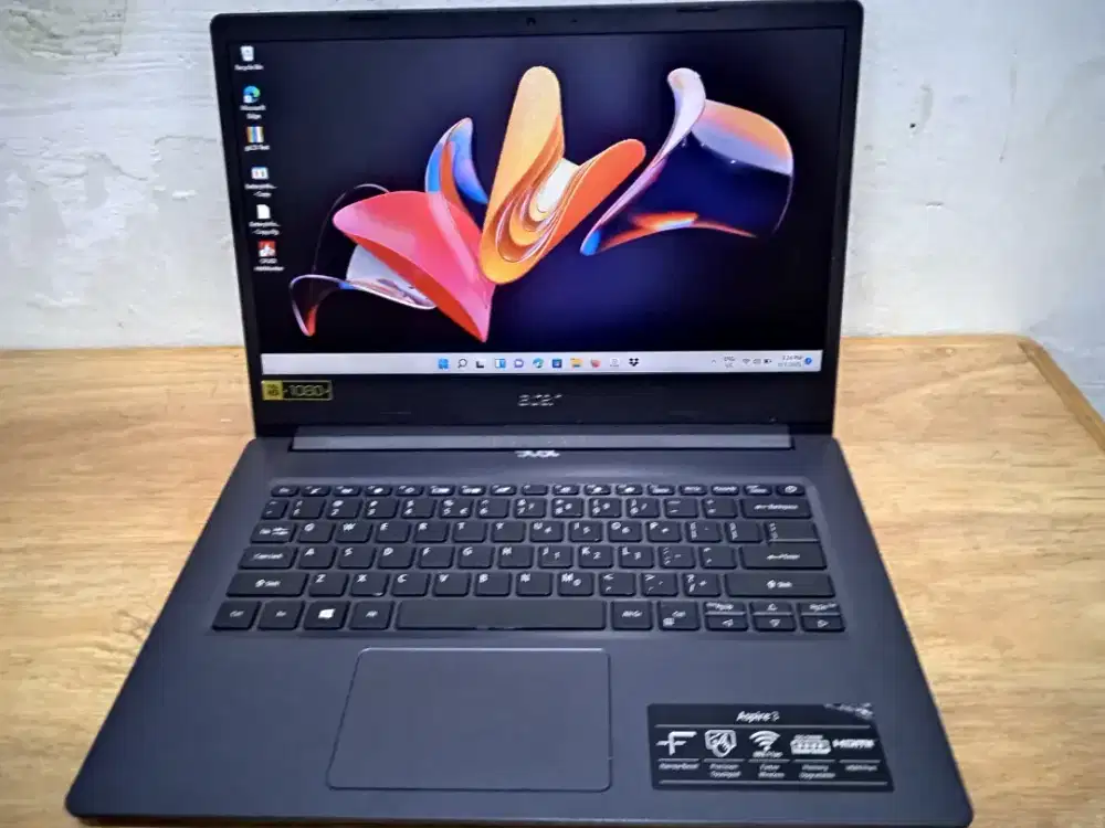 Acer aspire A314-22
AMD 3020e Ram 4 GB SSD 256 GB