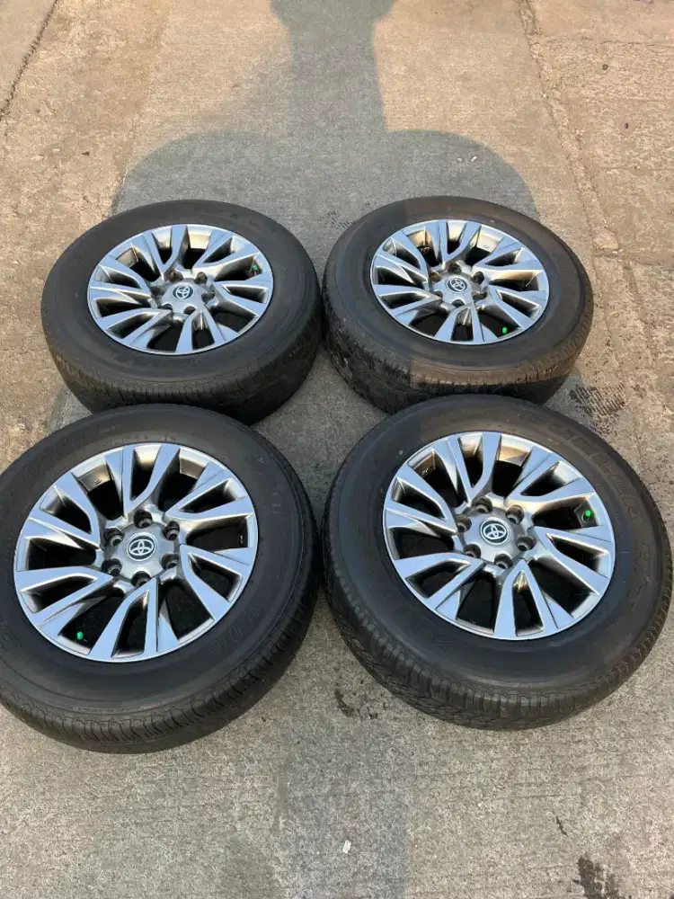 jual veleg ori fortuner vrz r 18 plus ban barang mulus bisa tuker tamb