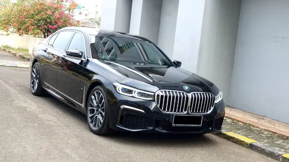 [ GARANSI 5TH ] BMW 730Li 730 Li G12 M Sport Sedan CKD AT 2019/2020