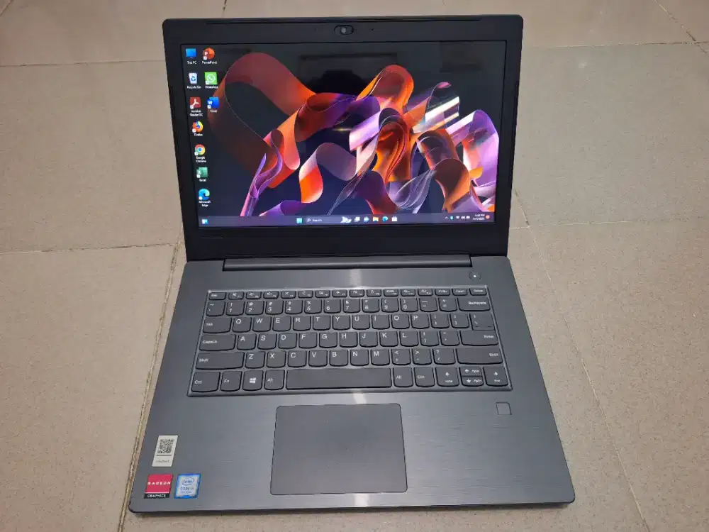 Bismillah dijual laptop lenovo slim core i5 ram 8gb ssd 256gb vga 530