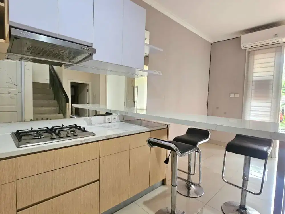 Murah banget Rumah Gading Serpong Cakep 1Man