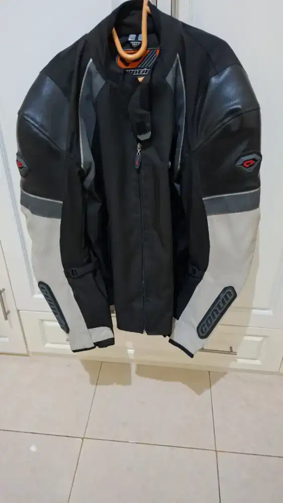 Jacket Touring merk conun