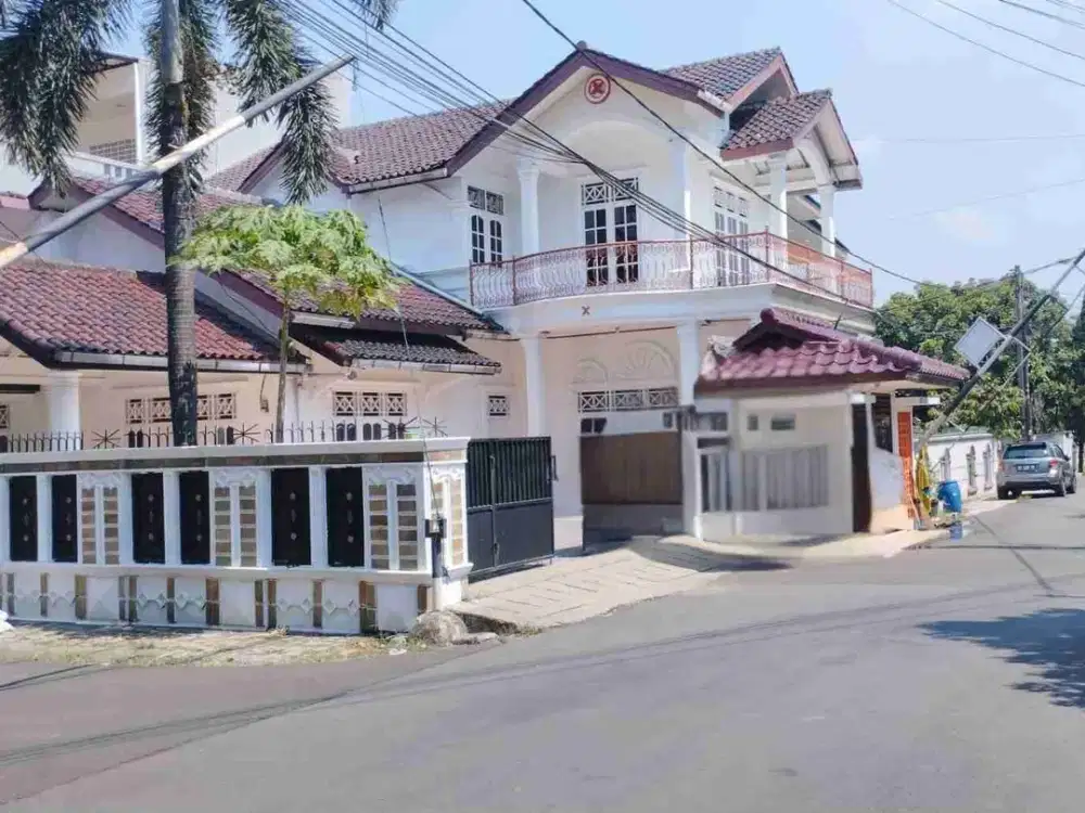 Disewakan Rumah Hook Cantik Luas Bisa Untuk Kantor Dan Usaha