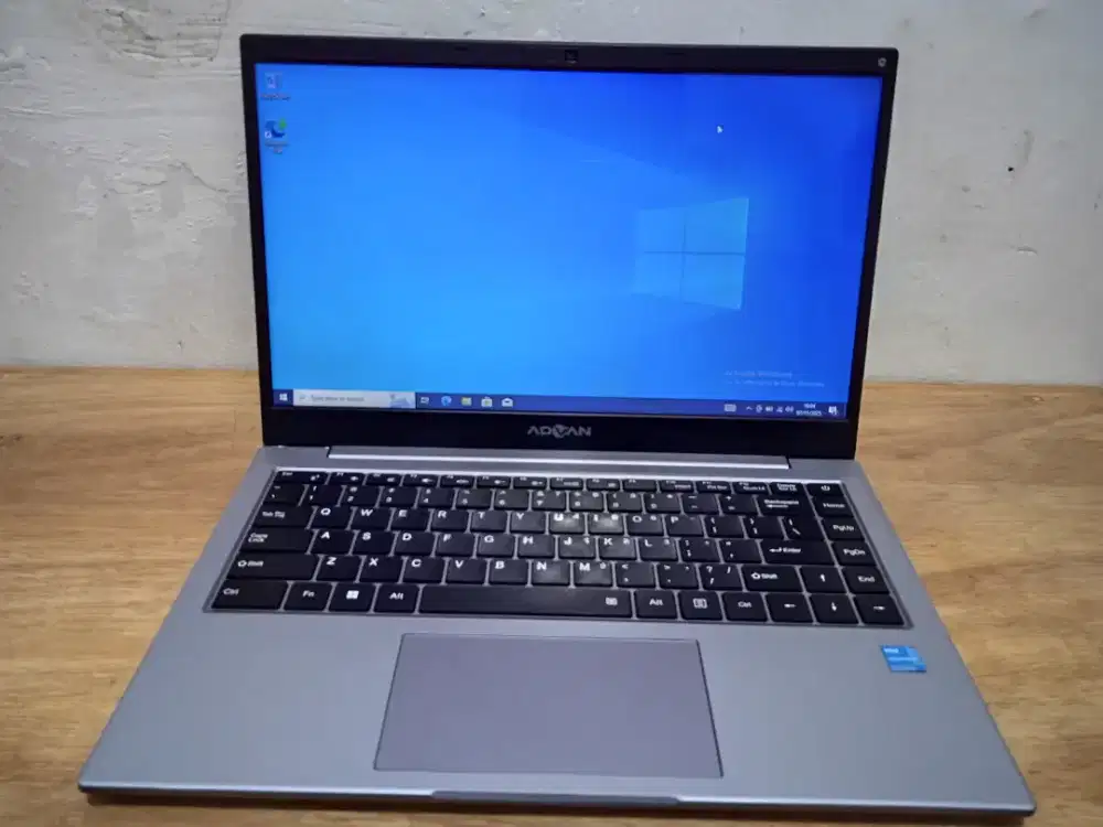 ADVAN 1405
 Intel celeron N4000 Ram 4 GB SSD 256 GB