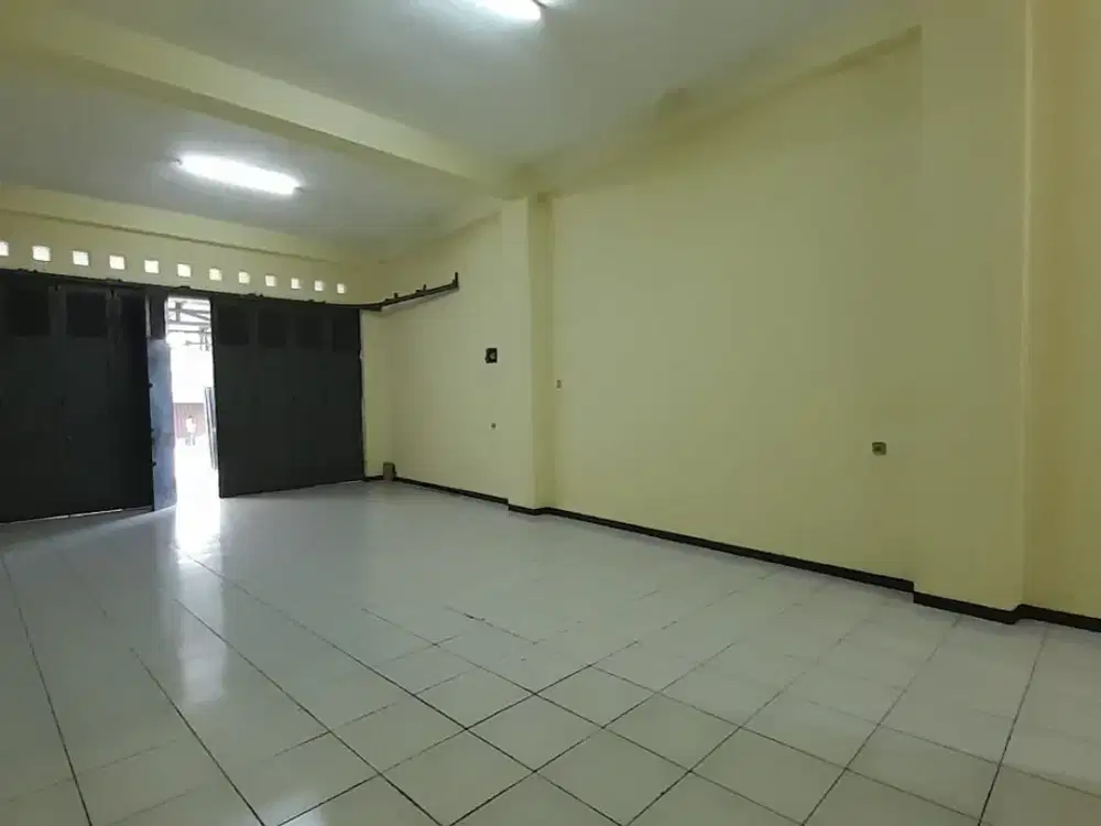 Ruko Siap Pakai Strategis Area Ramai di Mainroad Jalan Karapita Bandung