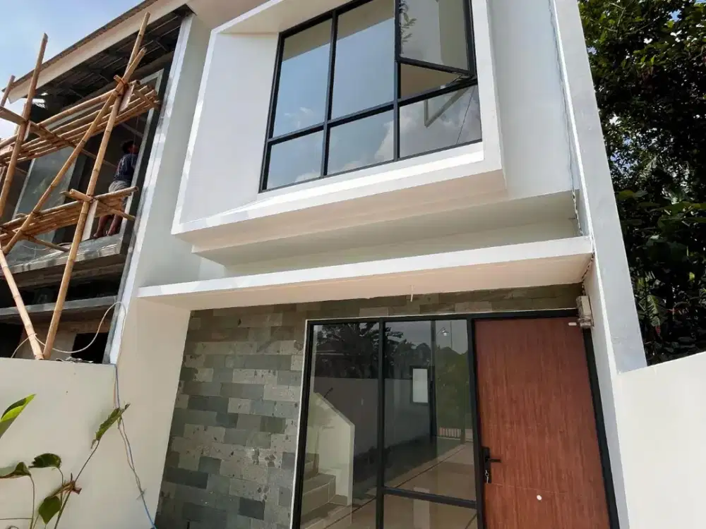 Dijual Rumah 2 Lantai Siap Huni  Akses 2 Mobil 10 Menit ke Tol Jorr Jatiasih Free Biaya All in
