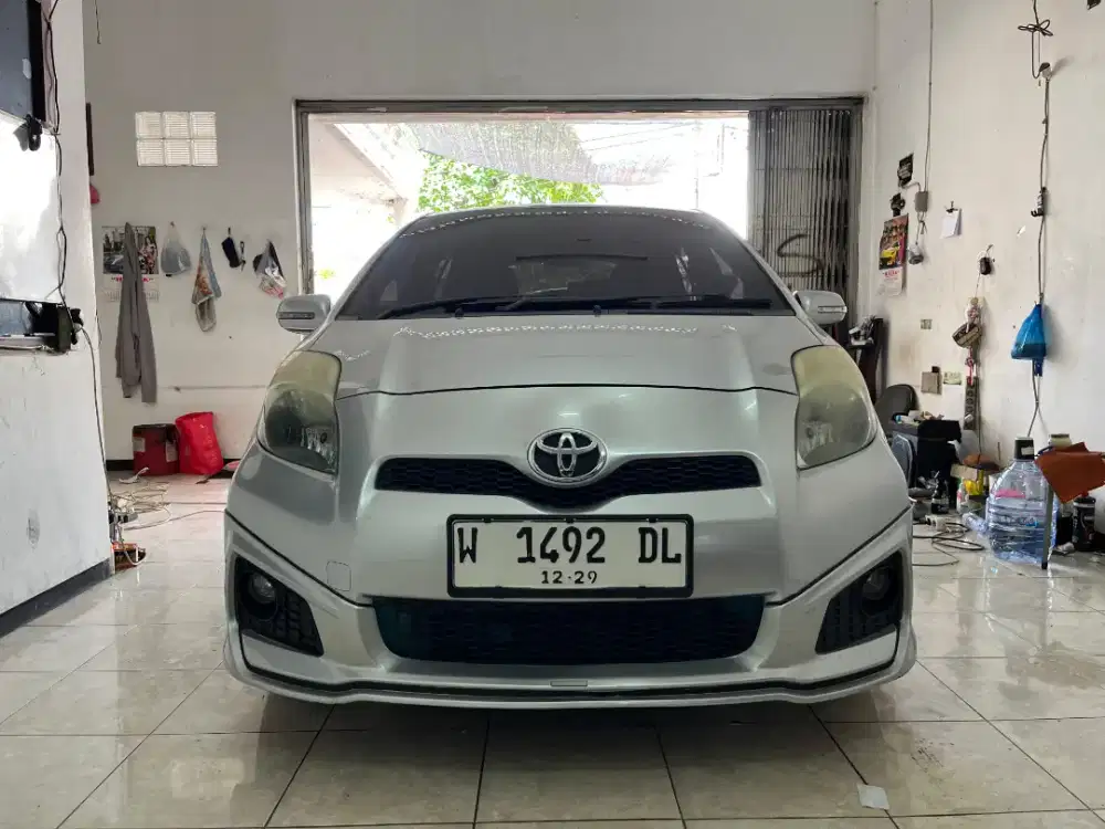 Toyota Yaris J 1.5 AT silver 2013 ready siap pakai