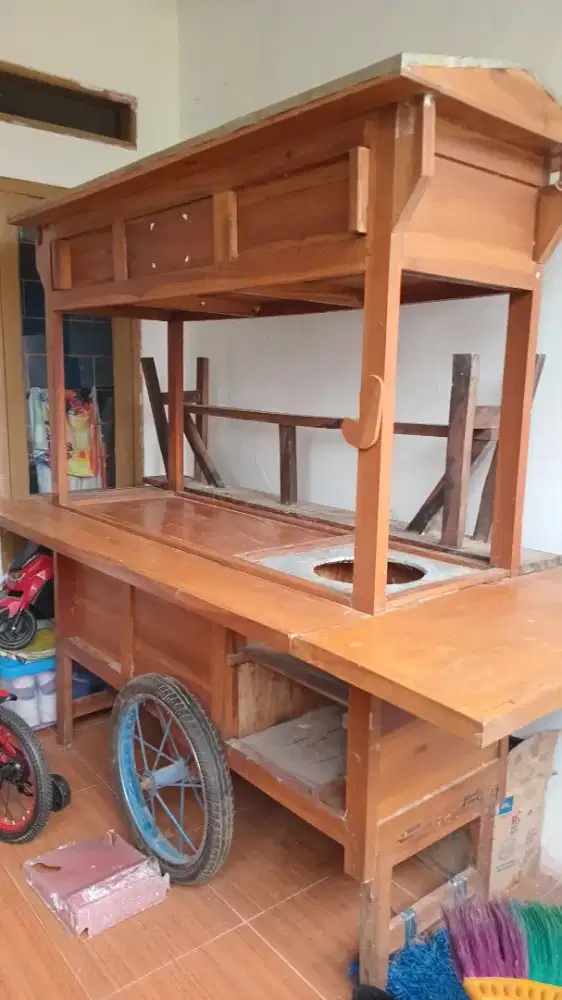 Jual butuh gerobak plu 2 kursi