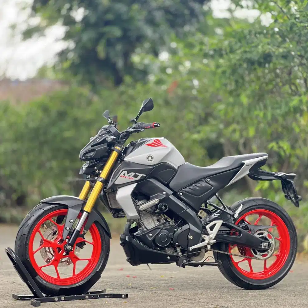 YAMAHA MT15 GREY 2019 KM RENDAH PAJAK PANJANG SIAP GASPOL