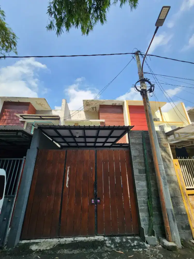 Dijual / Dikkntrakan BU Rumah 2 Lantai