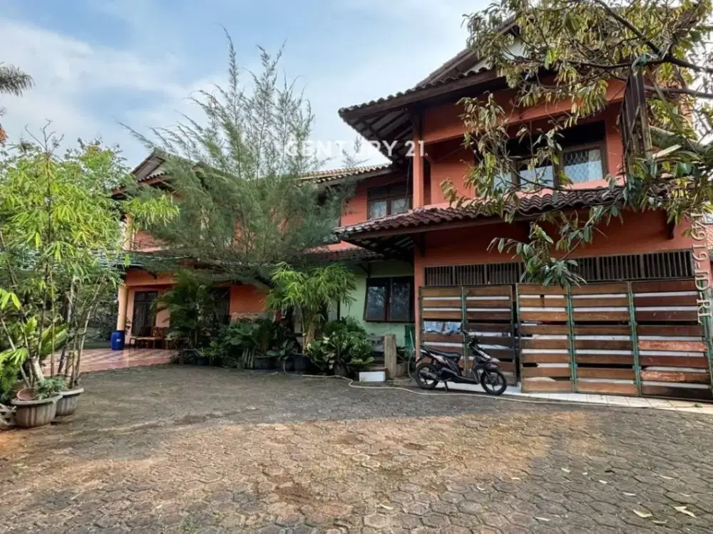 Kavling sangat luas di pinggir Jl. Raya Jombang Pdk Aren. Ada bangunan 2 lantai