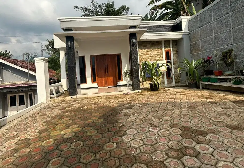 Di Jual cepat rumah beserta isi nyaa