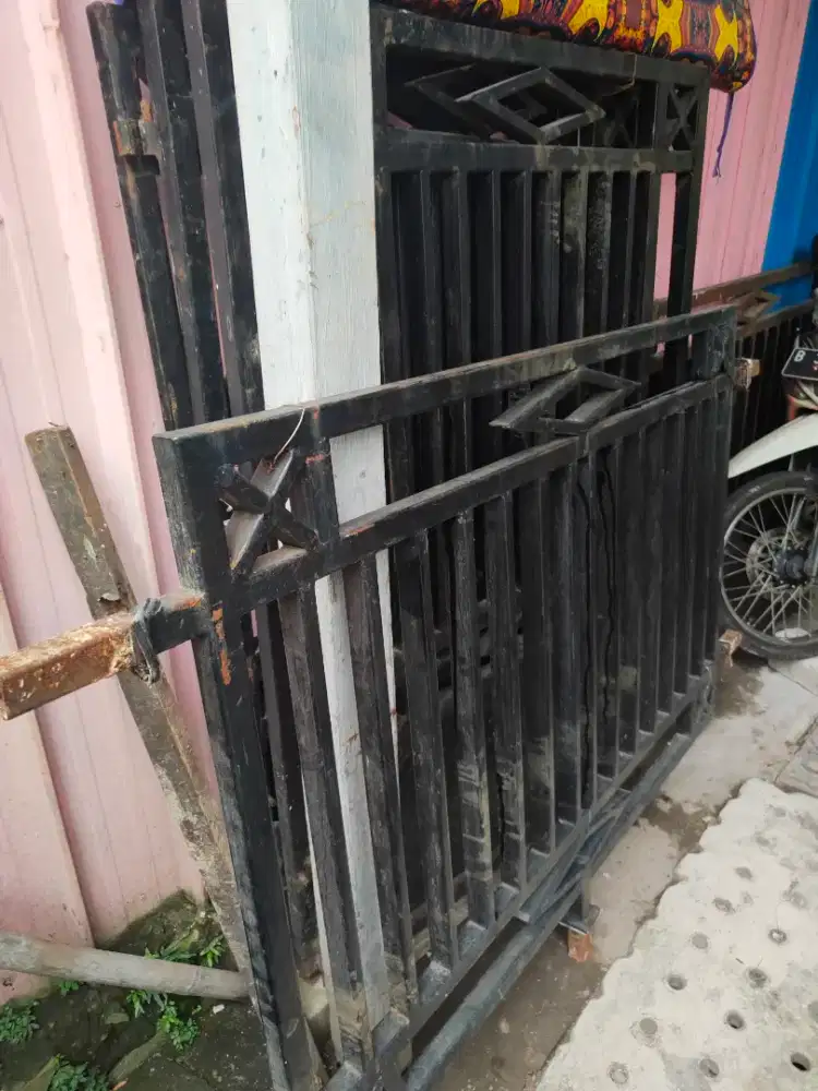 Pagar Bekas Pemakaian Pribadi