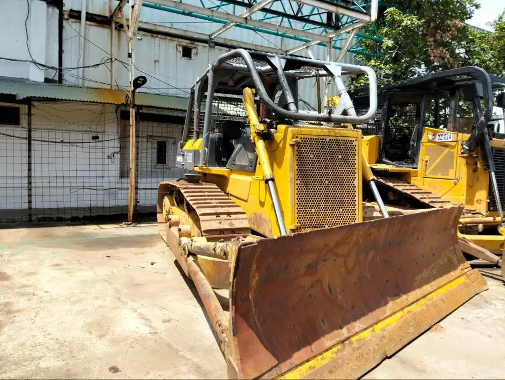 KOMATSU BULLDOZER D85ESS TAHUN 2018