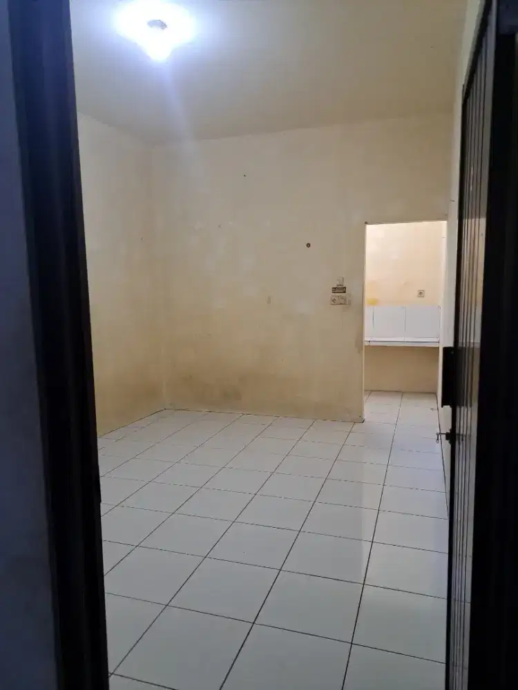 Kontrakan meruya utara kembangan