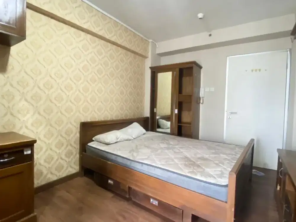 Sewa Apartemen Green Bay Pluit Tipe Studio Furnished View ke Kolam + 1 AC
