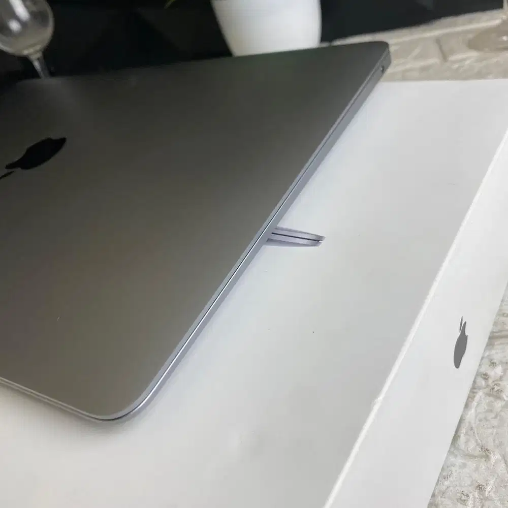 Macbook air M1 Fullset normal bisa cod dan TT
