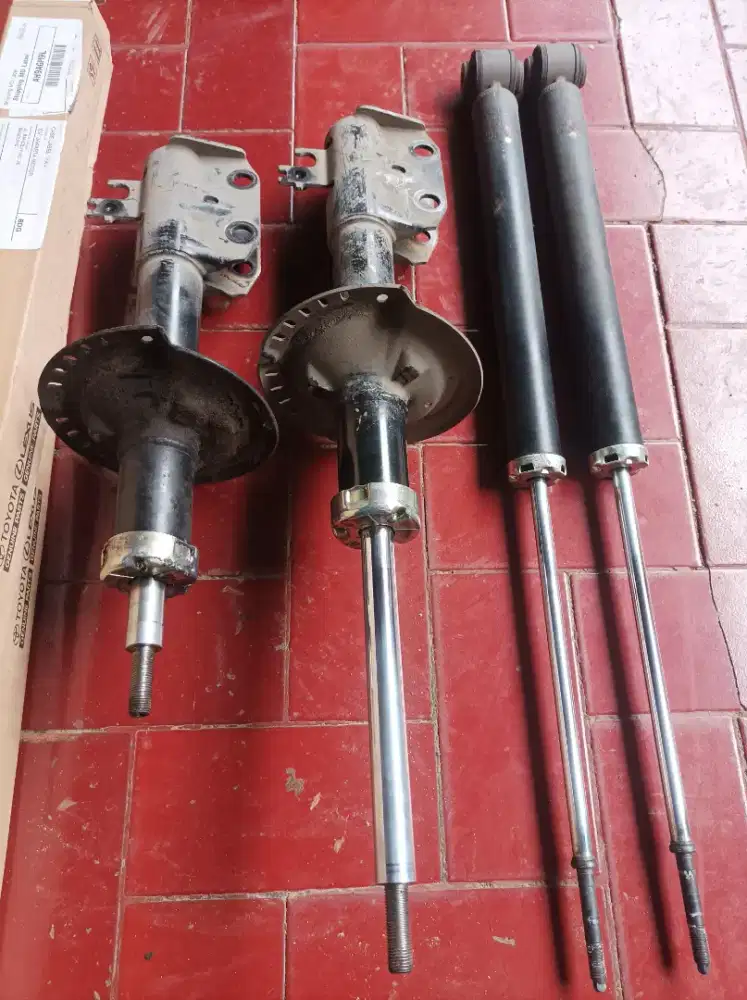 Jual shock depan belakang bekas vios 2015