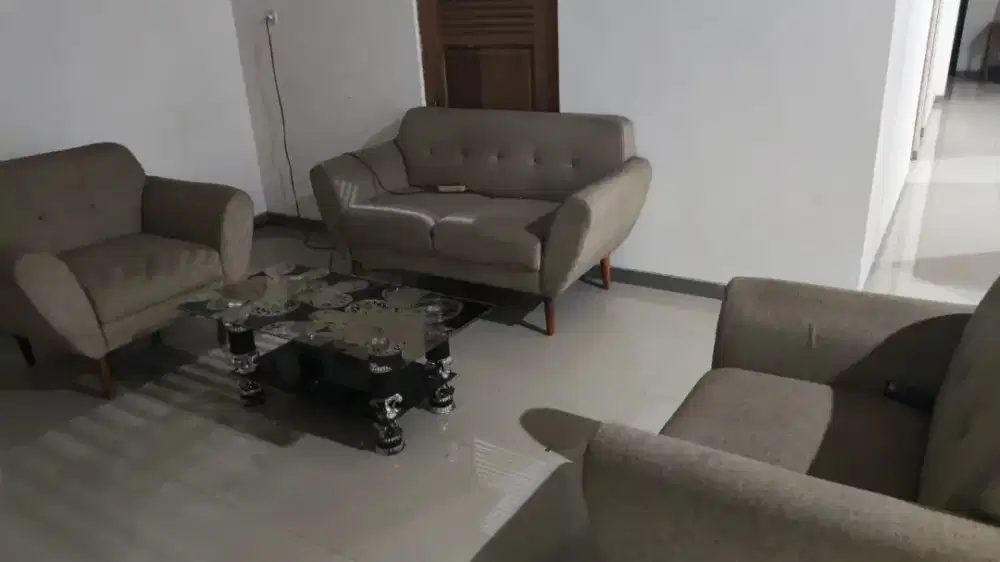 Perabotan murah meriah