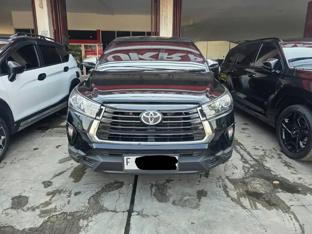 Toyota Innova Venturer 2.4  AT ( Matic ) 2020 / 2021 Hitam km 97rban