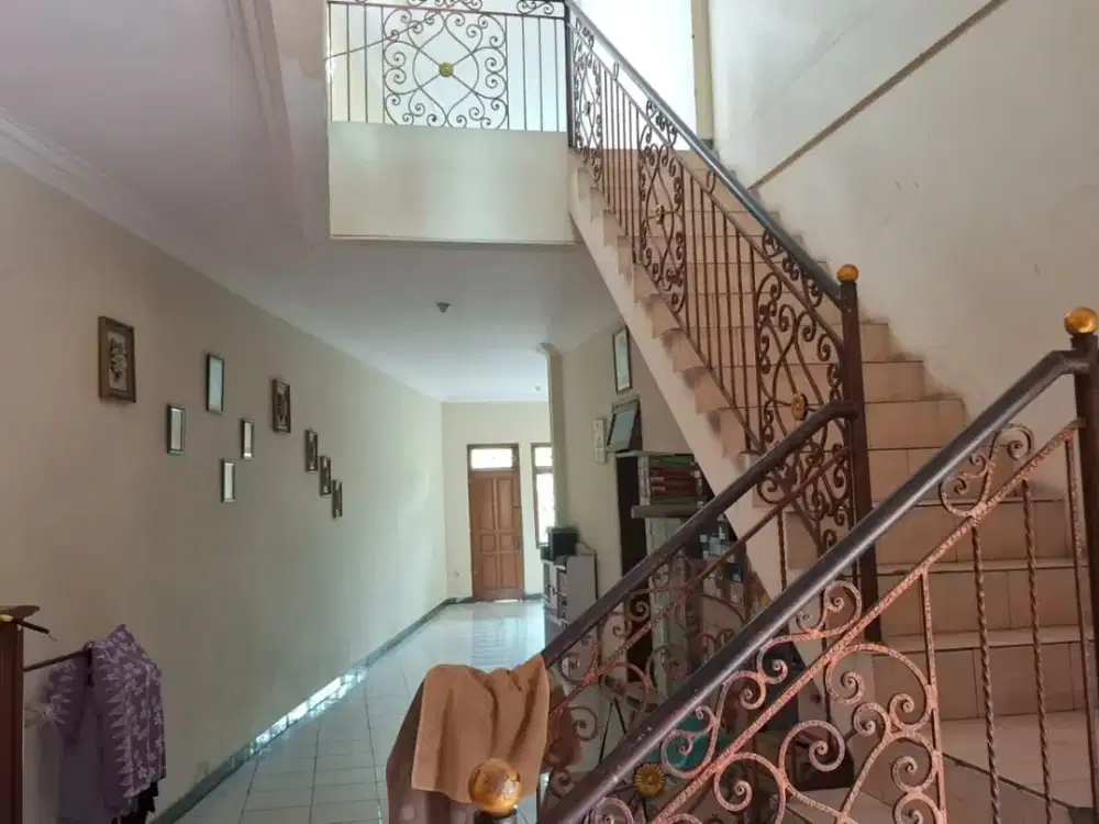 RUMAH + GUDANG USAHA  (Semi Furnist)