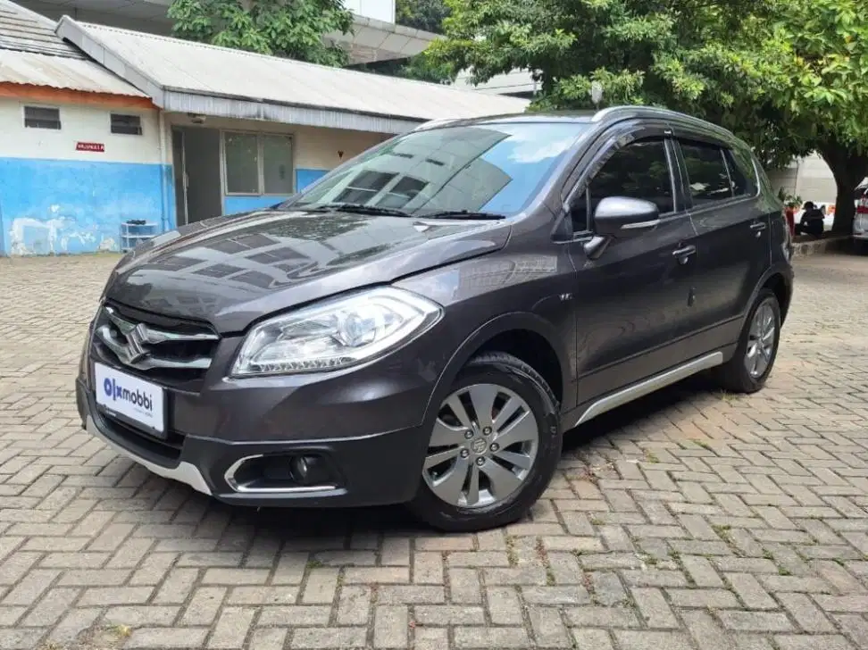 LOW DP Suzuki SX4 1.5 S-Cross Bensin-MT 2016 6PQ