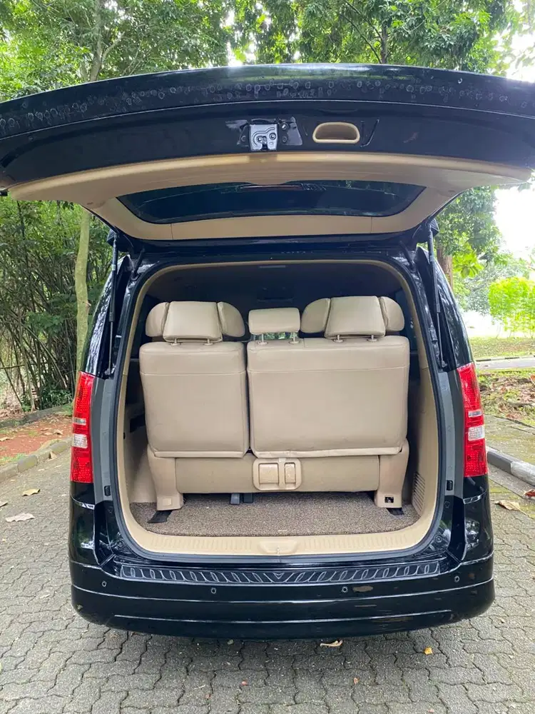 hyindai h 1thn2015 w hitam trwt siap pakai tipe grand royal low km tgn