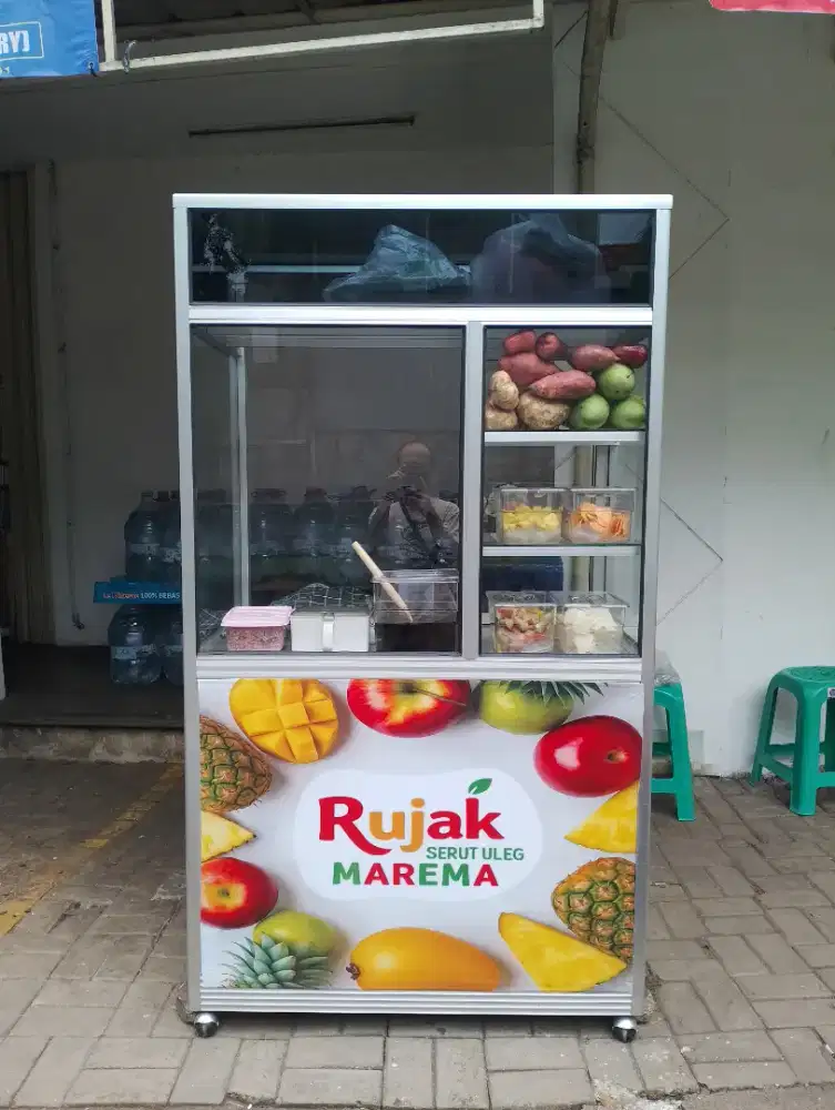 Dijual etalase bekas hanya 1 Minggu pake