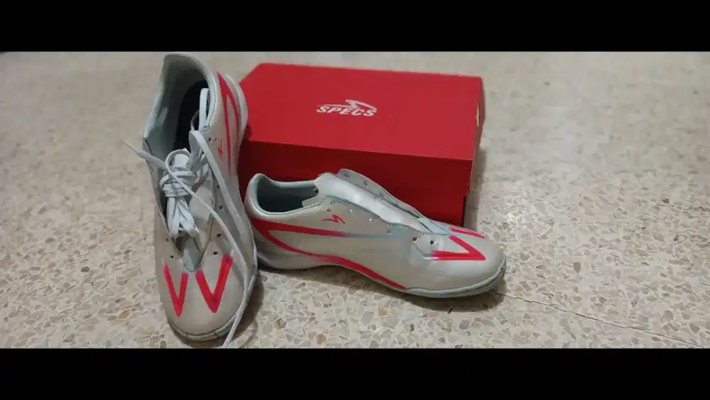 Dijual sepatu futsal original SPECS Galactica morph (white/ice)