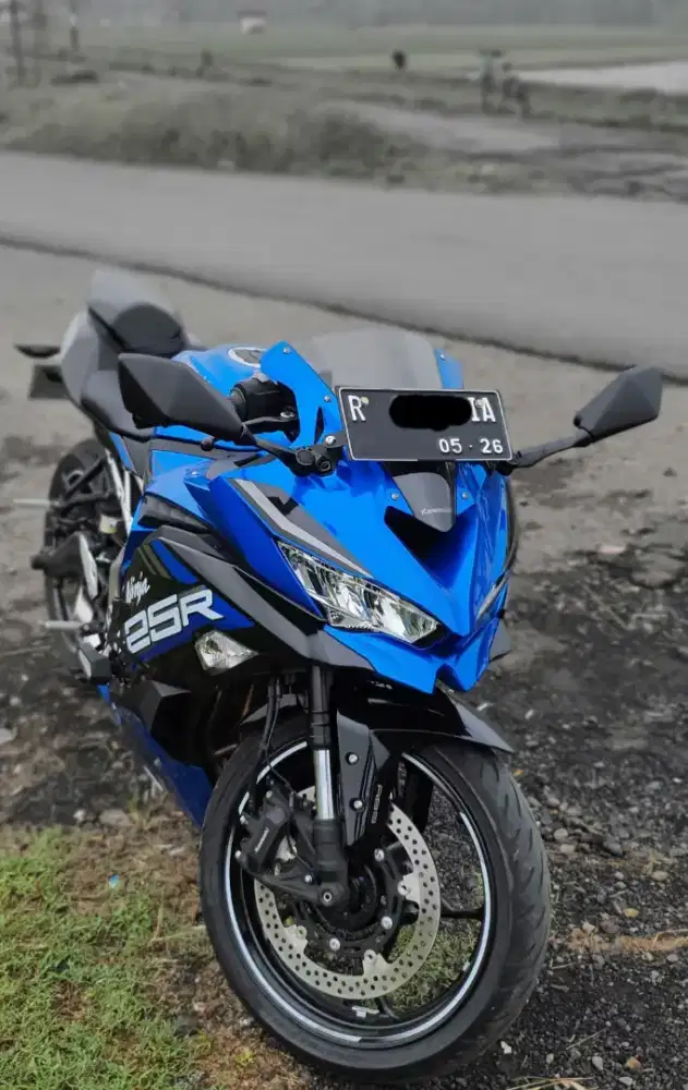 Zx25r biru 2021