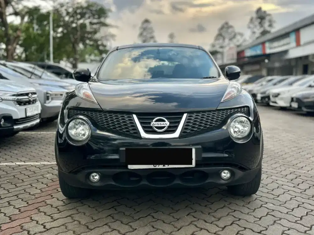 LOW KM SIAP PAKAI!! NISSAN JUKE 1.5 AT MATIC HITAM 2014 KM 106RB