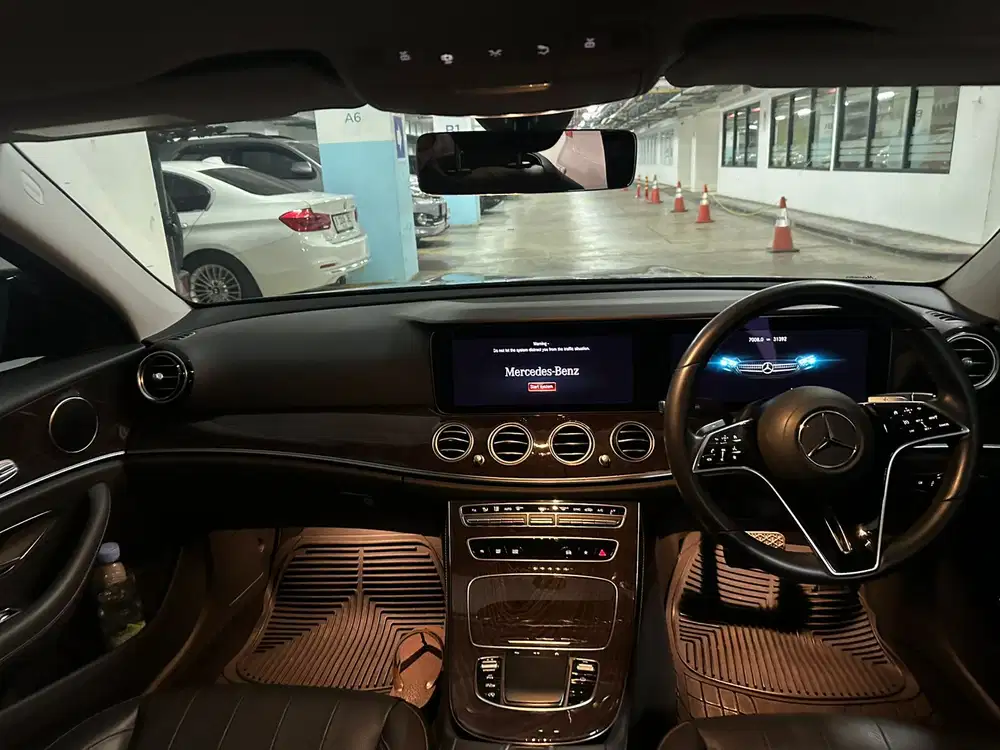 Mercedes-Benz E200 2023 Bensin