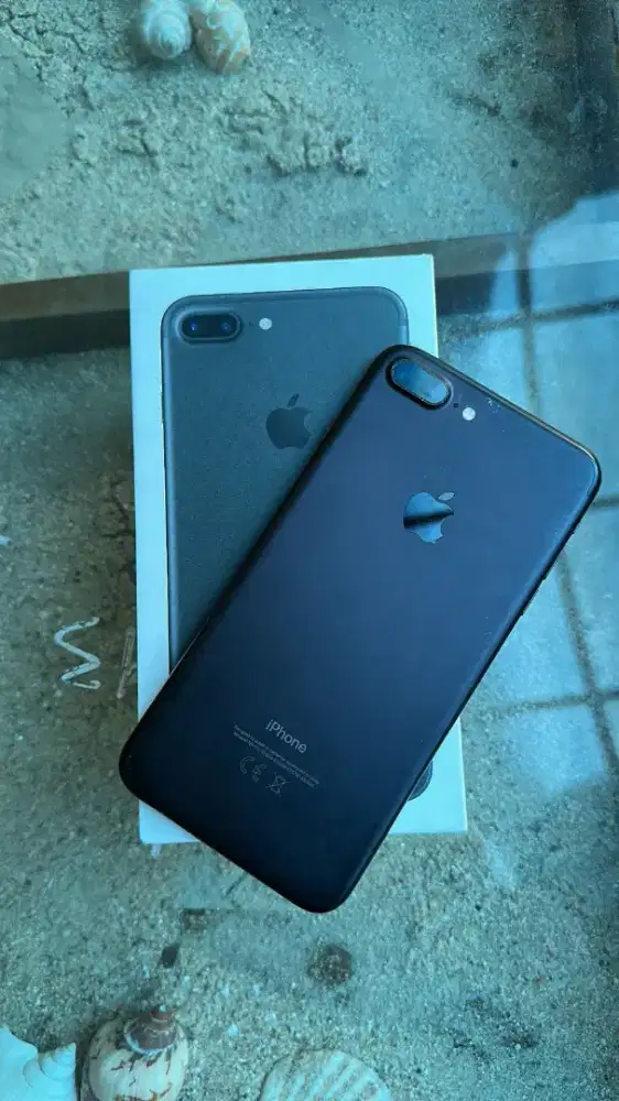 I phone 7+ 128gb i box