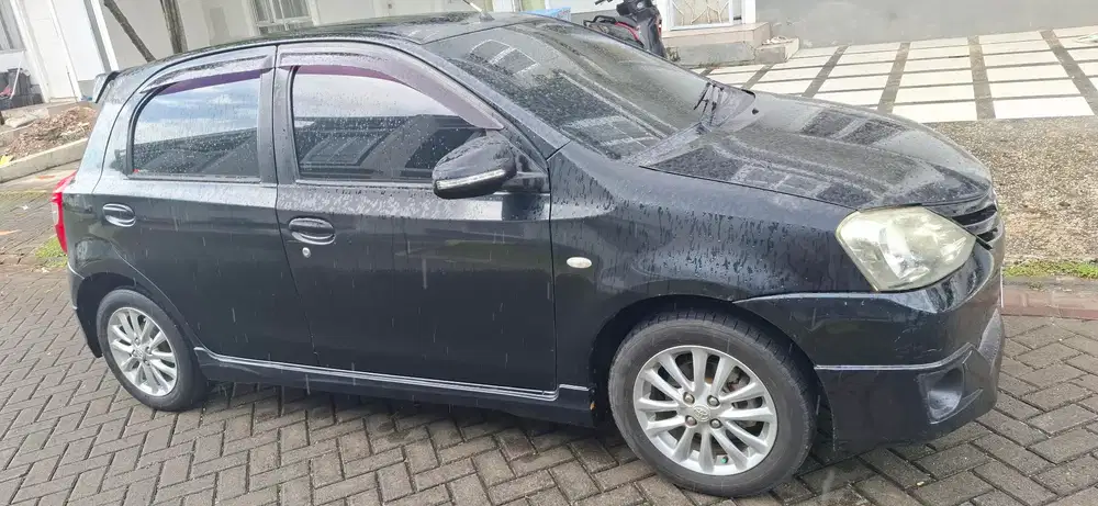 Toyota Etios Valco 2013 Bensin
