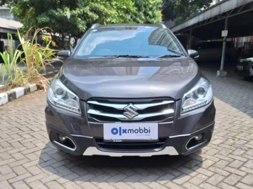 LOW DP Suzuki SX4 1.5 S-Cross Bensin-MT 2016 6PQ
