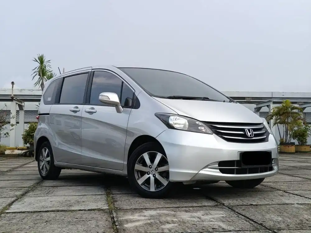 Honda Freed PSD 1.5 E AT 2011