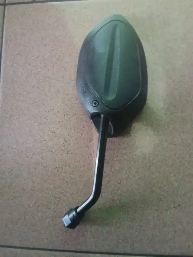 Spion motor Supra sebelah kanan