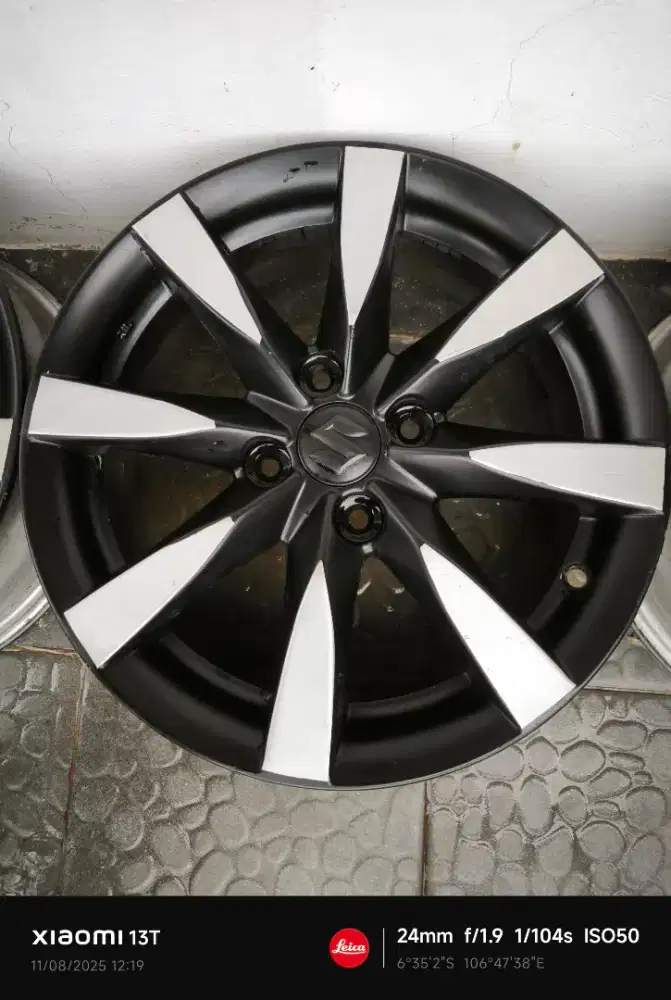 Velg OEM Suzuki Splash R15 H4x100 ET45