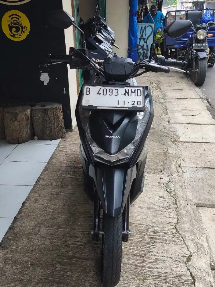 JUAL HONDA BEAT STREET 2023 KM 24 RB