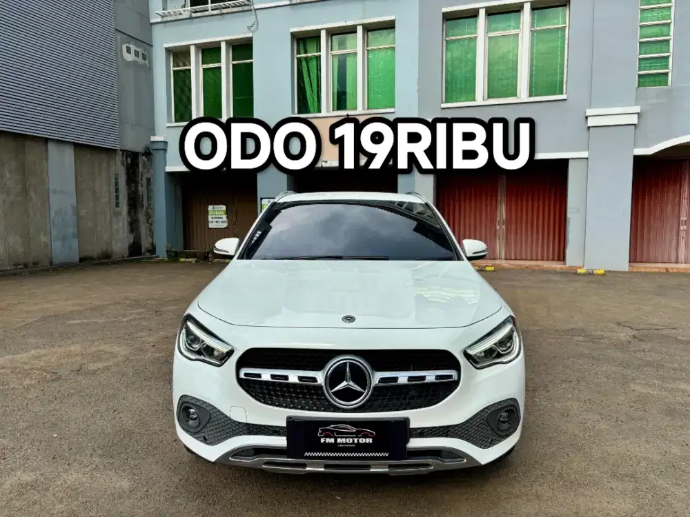 Mercedes Benz GLA200 Progressive Line 2020 / 2021 AT 1.3, Odo 19Ribu,