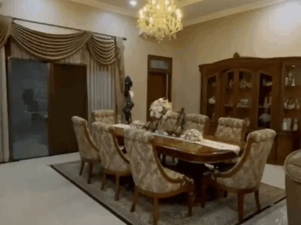 Rumah Mewah Dan Full Furnished Di Gayung Surabaya